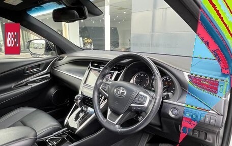 Toyota Harrier, 2020 год, 2 390 000 рублей, 15 фотография