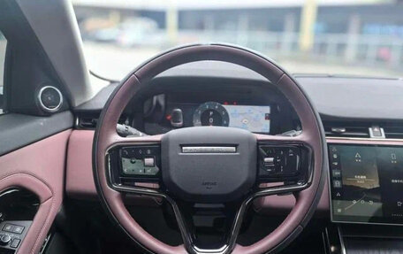 Land Rover Range Rover Evoque II, 2024 год, 4 309 000 рублей, 15 фотография