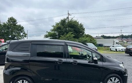 Honda Freed I, 2013 год, 850 000 рублей, 4 фотография