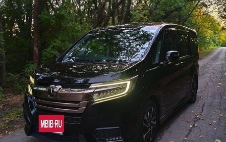 Honda Stepwgn IV, 2021 год, 1 890 000 рублей, 4 фотография