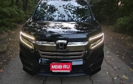 Honda Stepwgn IV, 2021 год, 1 890 000 рублей, 3 фотография