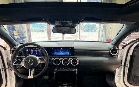 Mercedes-Benz A-Класс, 2022 год, 2 149 000 рублей, 11 фотография