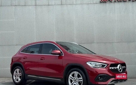 Mercedes-Benz GLA, 2019 год, 1 650 000 рублей, 2 фотография