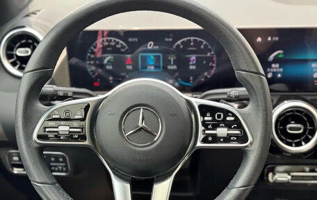 Mercedes-Benz GLA, 2019 год, 1 650 000 рублей, 14 фотография