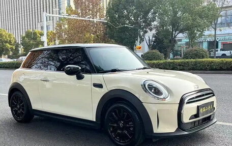 MINI Hatch, 2021 год, 1 620 000 рублей, 3 фотография