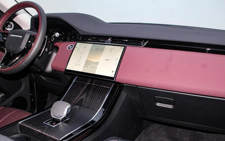 Land Rover Range Rover Evoque II, 2024 год, 4 309 000 рублей, 16 фотография