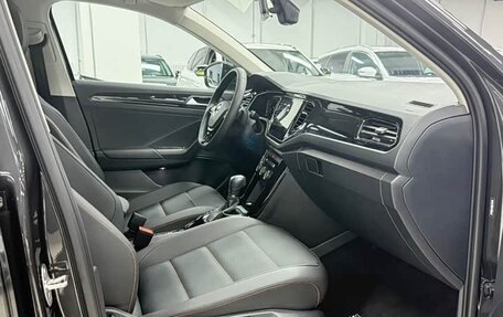 Volkswagen T-Roc I, 2022 год, 1 850 000 рублей, 8 фотография