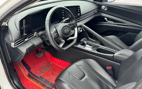 Hyundai Elantra, 2023 год, 1 225 000 рублей, 9 фотография