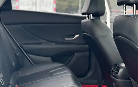 Hyundai Elantra, 2023 год, 1 225 000 рублей, 12 фотография
