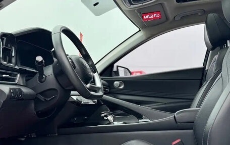 Hyundai Elantra, 2023 год, 1 225 000 рублей, 8 фотография