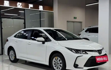 Toyota Corolla, 2022 год, 1 240 000 рублей, 2 фотография