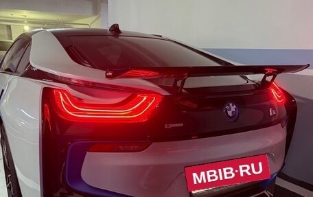 BMW i8 I рестайлинг, 2016 год, 6 000 000 рублей, 3 фотография