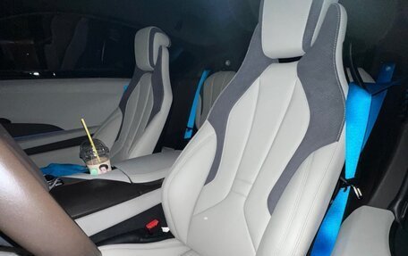 BMW i8 I рестайлинг, 2016 год, 6 000 000 рублей, 9 фотография