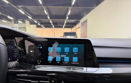 Volkswagen Golf VIII, 2022 год, 1 500 000 рублей, 11 фотография