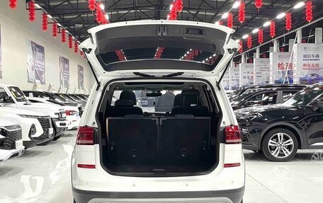 Volkswagen Touran III, 2022 год, 1 800 000 рублей, 11 фотография
