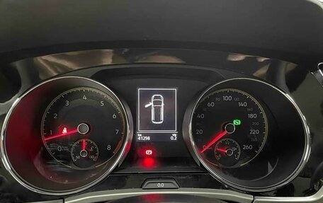 Volkswagen Touran III, 2022 год, 1 800 000 рублей, 12 фотография