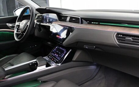 Audi e-tron I, 2019 год, 4 150 000 рублей, 9 фотография