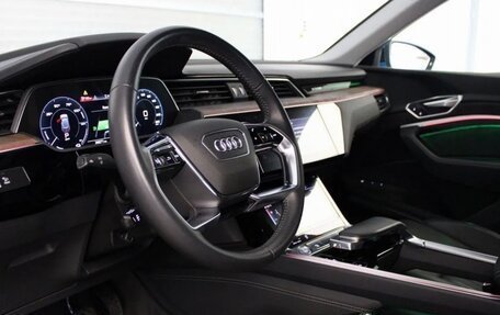 Audi e-tron I, 2019 год, 4 150 000 рублей, 10 фотография