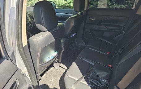 Mitsubishi Outlander III рестайлинг 3, 2013 год, 1 550 000 рублей, 11 фотография