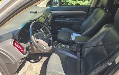 Mitsubishi Outlander III рестайлинг 3, 2013 год, 1 550 000 рублей, 8 фотография