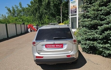 Mitsubishi Outlander III рестайлинг 3, 2013 год, 1 550 000 рублей, 5 фотография