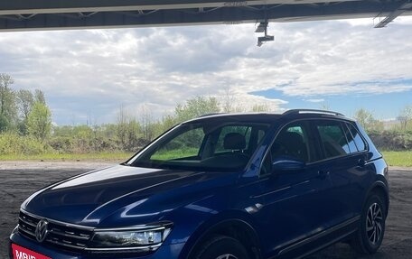 Volkswagen Tiguan II, 2018 год, 1 800 000 рублей, 1 фотография