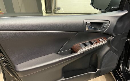 Toyota Camry, 2017 год, 2 100 000 рублей, 13 фотография