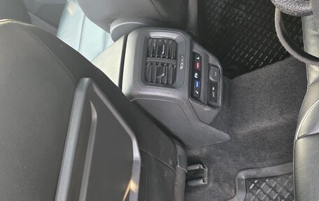 Volkswagen Tiguan II, 2018 год, 2 350 000 рублей, 10 фотография