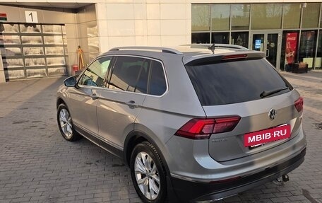 Volkswagen Tiguan II, 2018 год, 2 350 000 рублей, 4 фотография