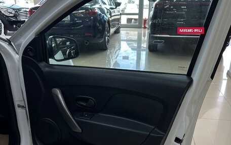 Renault Logan II, 2018 год, 520 000 рублей, 17 фотография