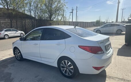 Hyundai Solaris II рестайлинг, 2015 год, 1 150 000 рублей, 3 фотография