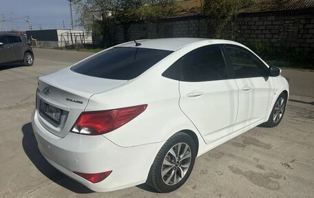 Hyundai Solaris II рестайлинг, 2015 год, 1 150 000 рублей, 2 фотография