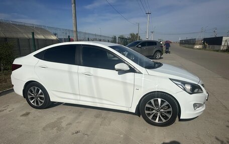 Hyundai Solaris II рестайлинг, 2015 год, 1 150 000 рублей, 4 фотография
