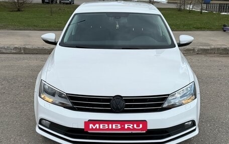 Volkswagen Jetta VI, 2015 год, 1 450 000 рублей, 2 фотография