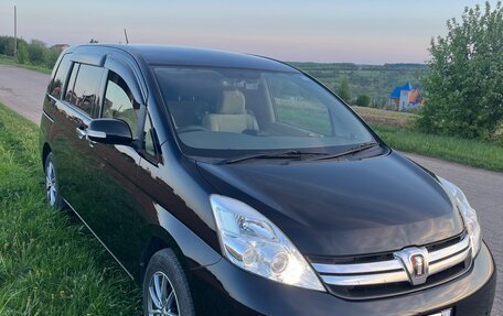 Toyota ISis I, 2011 год, 1 499 000 рублей, 3 фотография