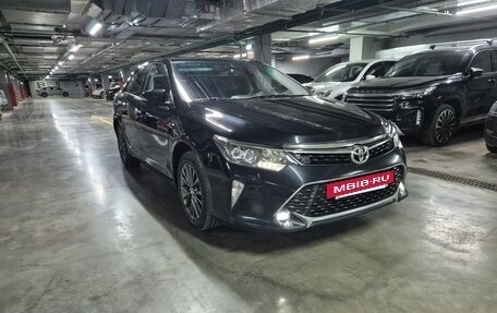 Toyota Camry, 2017 год, 2 400 000 рублей, 2 фотография