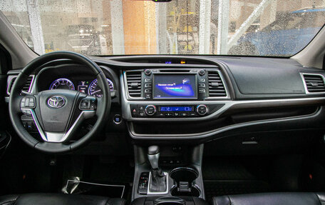 Toyota Highlander III, 2014 год, 2 578 000 рублей, 17 фотография