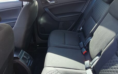Skoda Yeti I рестайлинг, 2017 год, 1 850 000 рублей, 8 фотография