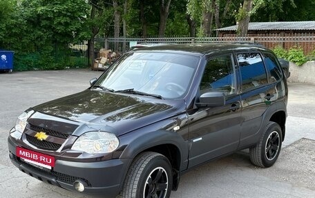 Chevrolet Niva I рестайлинг, 2014 год, 697 000 рублей, 3 фотография