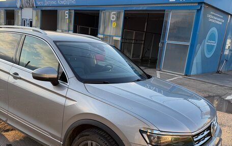Volkswagen Tiguan II, 2019 год, 2 950 000 рублей, 2 фотография