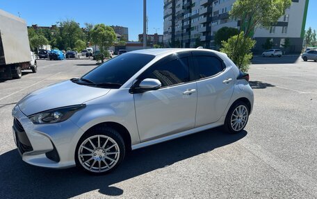 Toyota Yaris, 2021 год, 1 500 000 рублей, 3 фотография