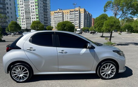 Toyota Yaris, 2021 год, 1 500 000 рублей, 4 фотография