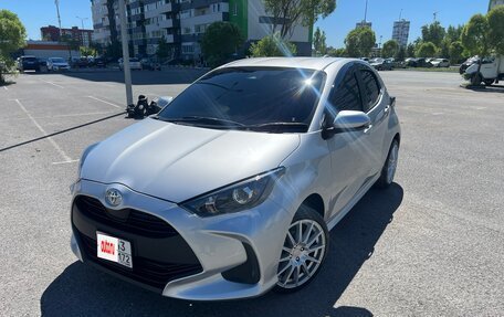 Toyota Yaris, 2021 год, 1 500 000 рублей, 2 фотография