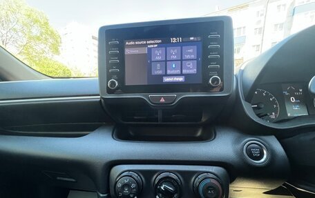 Toyota Yaris, 2021 год, 1 500 000 рублей, 11 фотография