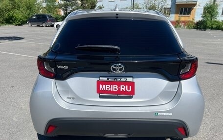 Toyota Yaris, 2021 год, 1 500 000 рублей, 5 фотография