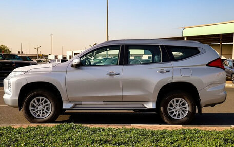 Mitsubishi Pajero Sport III рестайлинг, 2023 год, 3 760 009 рублей, 3 фотография