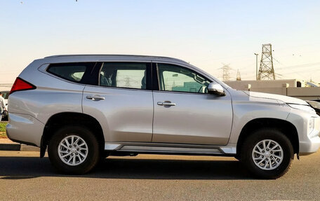 Mitsubishi Pajero Sport III рестайлинг, 2023 год, 3 760 009 рублей, 4 фотография