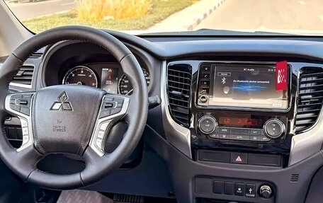 Mitsubishi Pajero Sport III рестайлинг, 2023 год, 3 760 009 рублей, 10 фотография