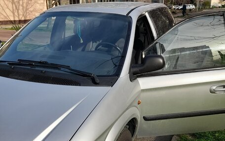 Chrysler Voyager IV, 2005 год, 600 000 рублей, 2 фотография