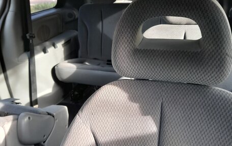 Chrysler Voyager IV, 2005 год, 600 000 рублей, 3 фотография